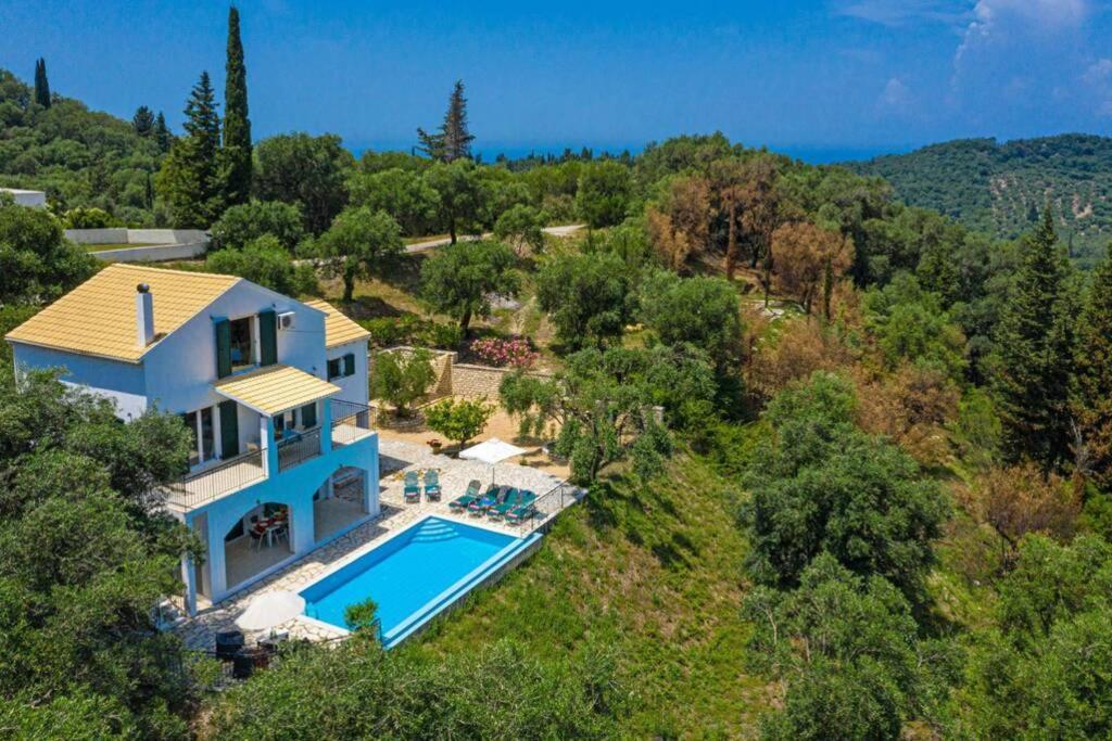 Villa Eleonas Strongyli  Exterior photo